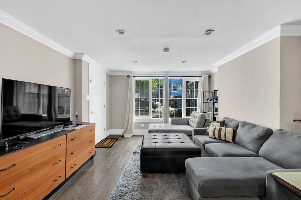 25 Pilling Street New York City NY 11207