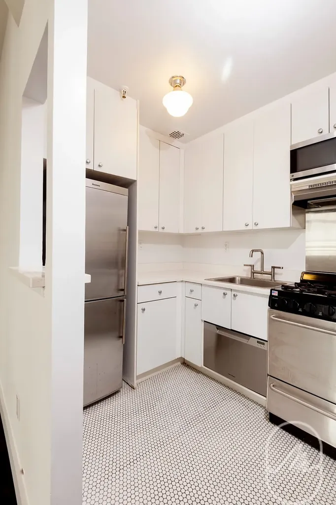 127 4th Avenue New York City NY 10003