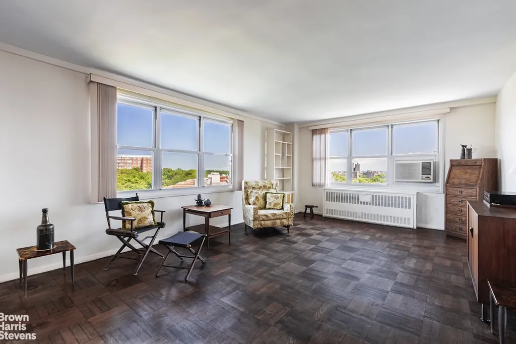 3935 Blackstone Avenue New York City NY 10471