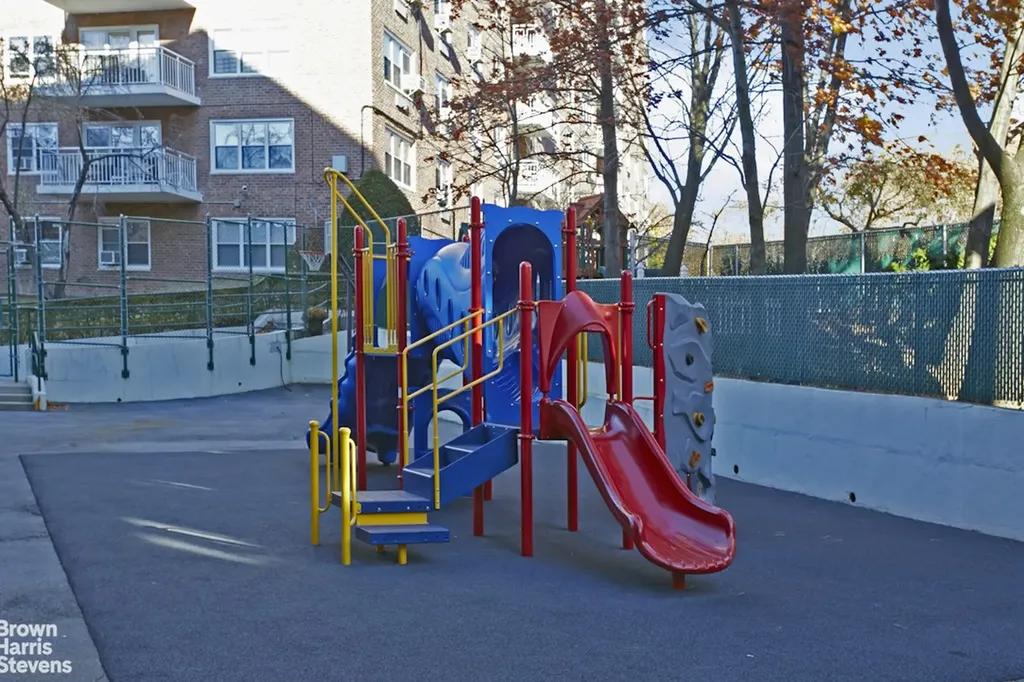 3935 Blackstone Avenue New York City NY 10471