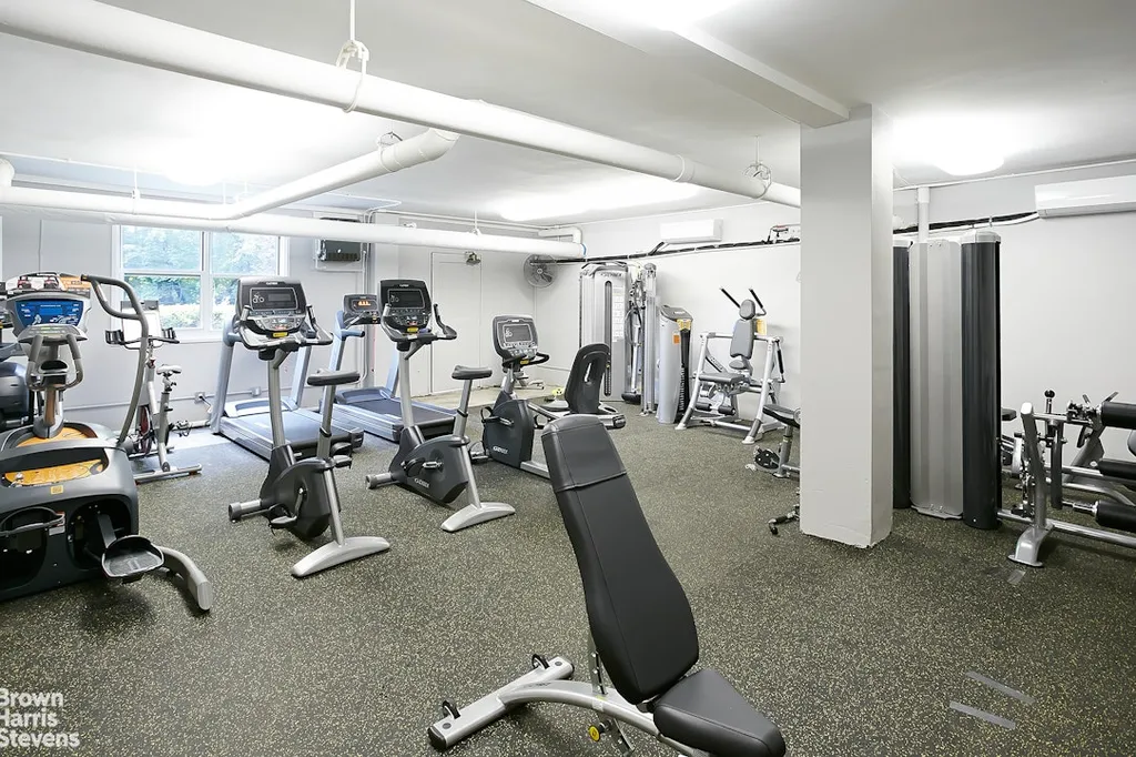 3935 Blackstone Avenue New York City NY 10471