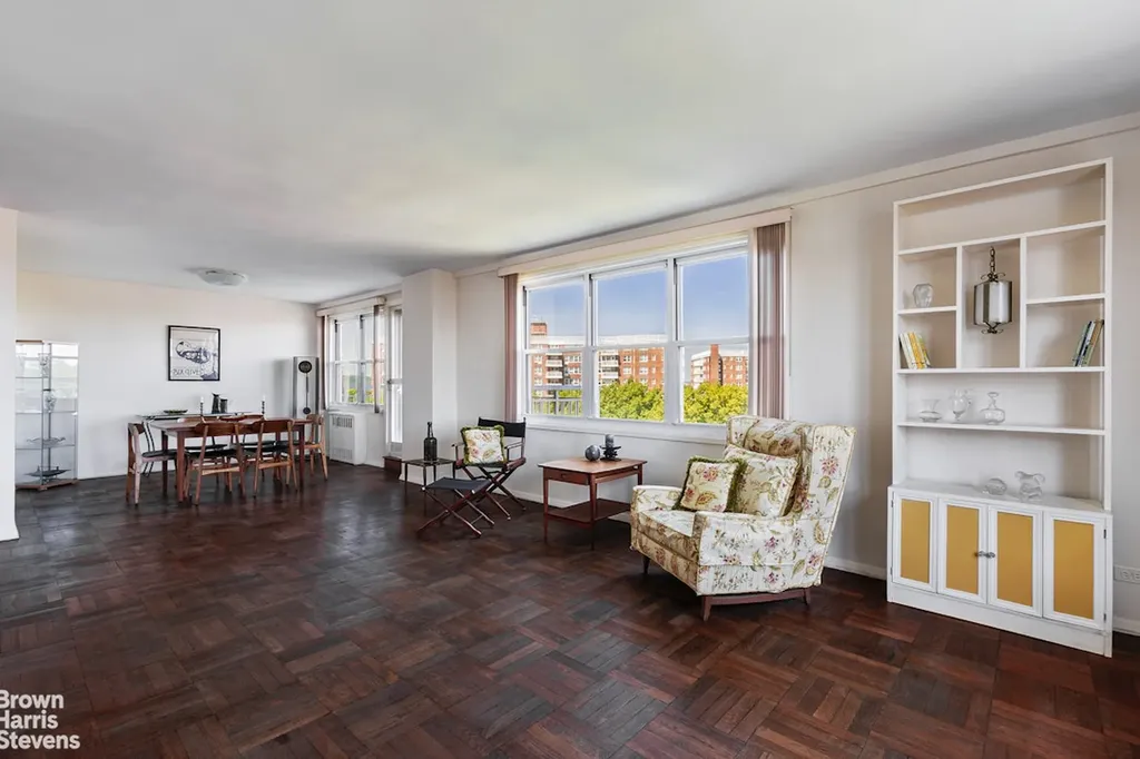 3935 Blackstone Avenue New York City NY 10471