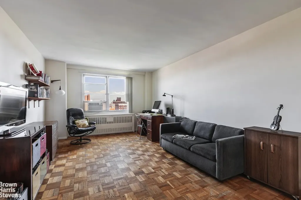 3935 Blackstone Avenue New York City NY 10471