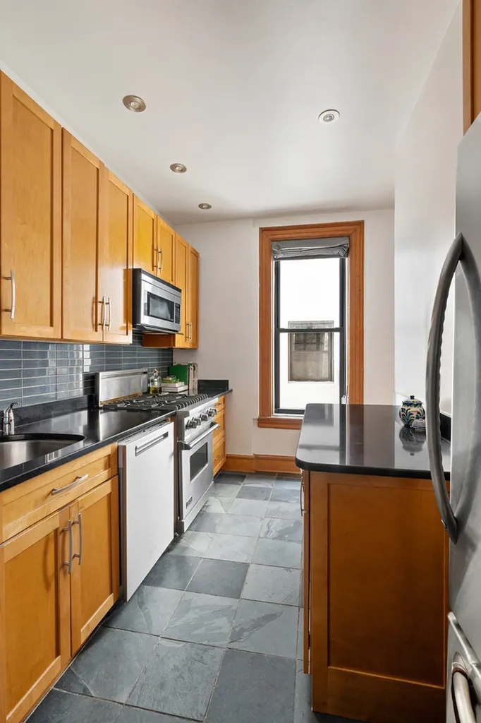 478 3rd Avenue New York City NY 11215