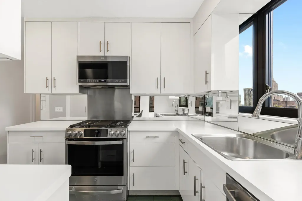 190 E 72nd Street New York City NY 10021