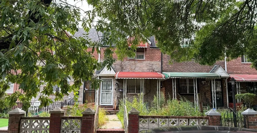 264 E 86th Street New York City NY 11236