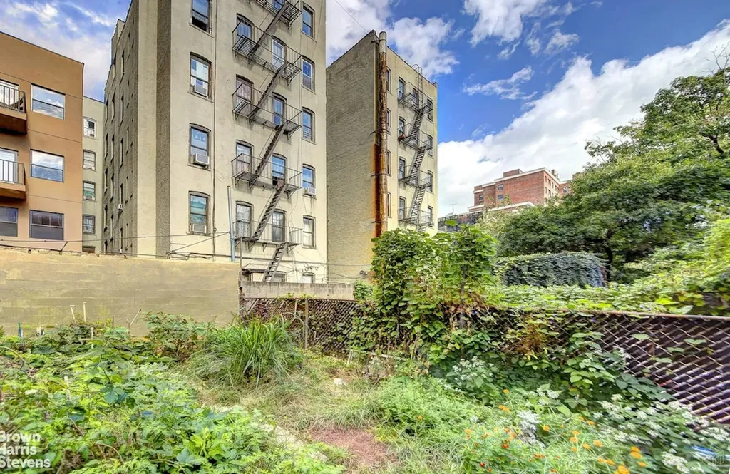 323 E 116th Street New York City NY 10029