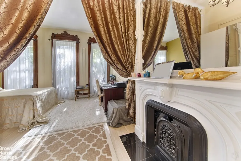 323 E 116th Street New York City NY 10029