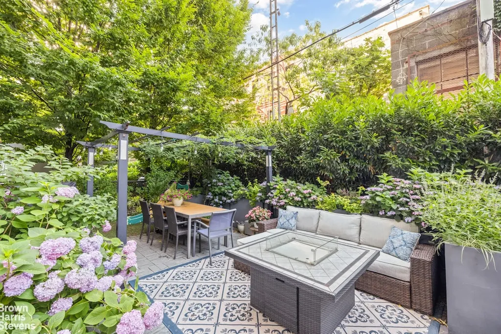 5-49 Borden Avenue New York City NY 11101