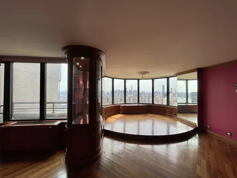 330 E 38th Street New York City NY 10016