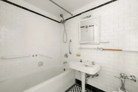 470 W 24th Street New York City NY 10011