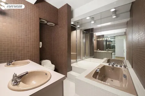 74 5th Avenue New York City NY 10011