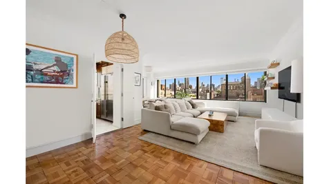 900 Park Avenue New York City NY 10075