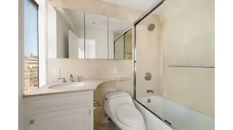 900 Park Avenue New York City NY 10075
