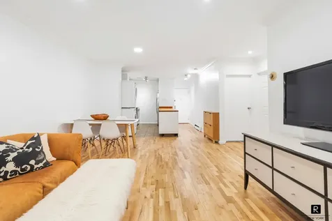 319 E 105th Street New York City NY 10029