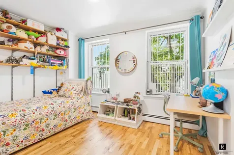 319 E 105th Street New York City NY 10029