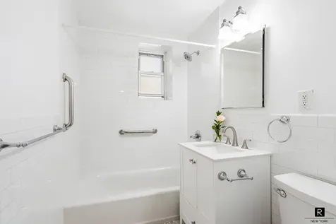 319 E 105th Street New York City NY 10029