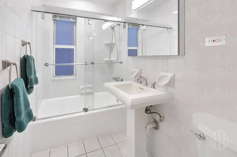 155 E 34th Street New York City NY 10016
