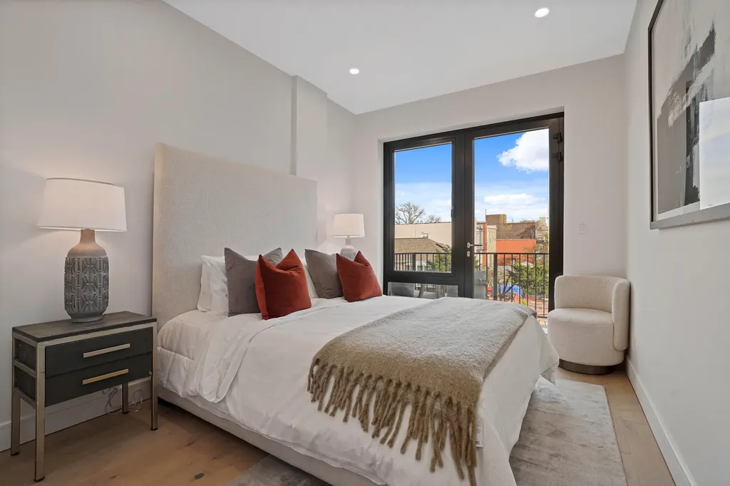 21-31 Shore Boulevard New York City NY 11105