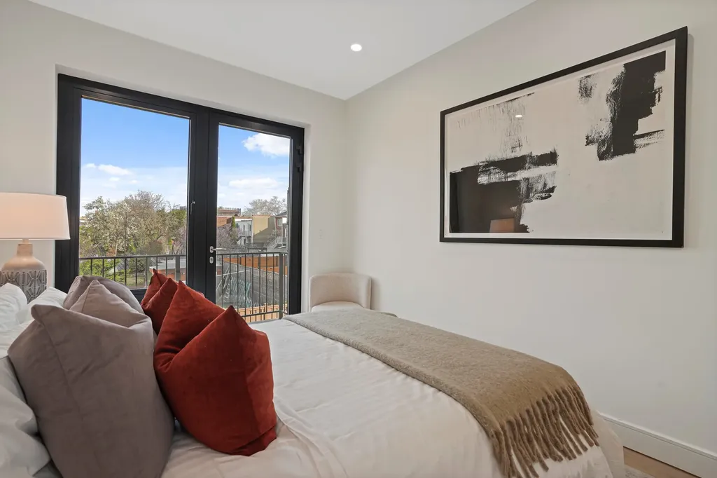 21-31 Shore Boulevard New York City NY 11105