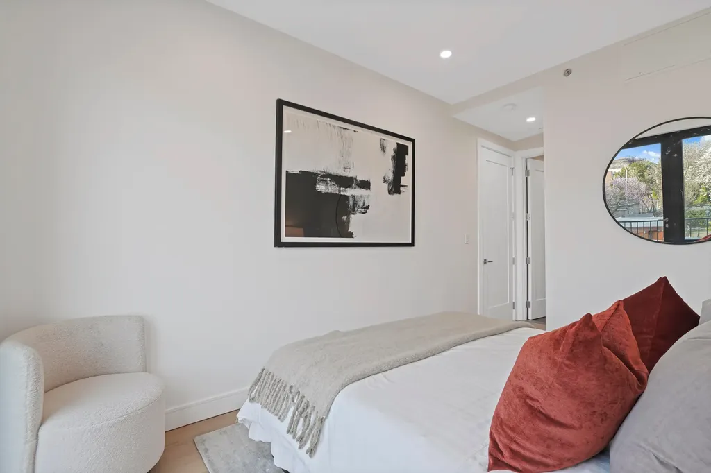 21-31 Shore Boulevard New York City NY 11105