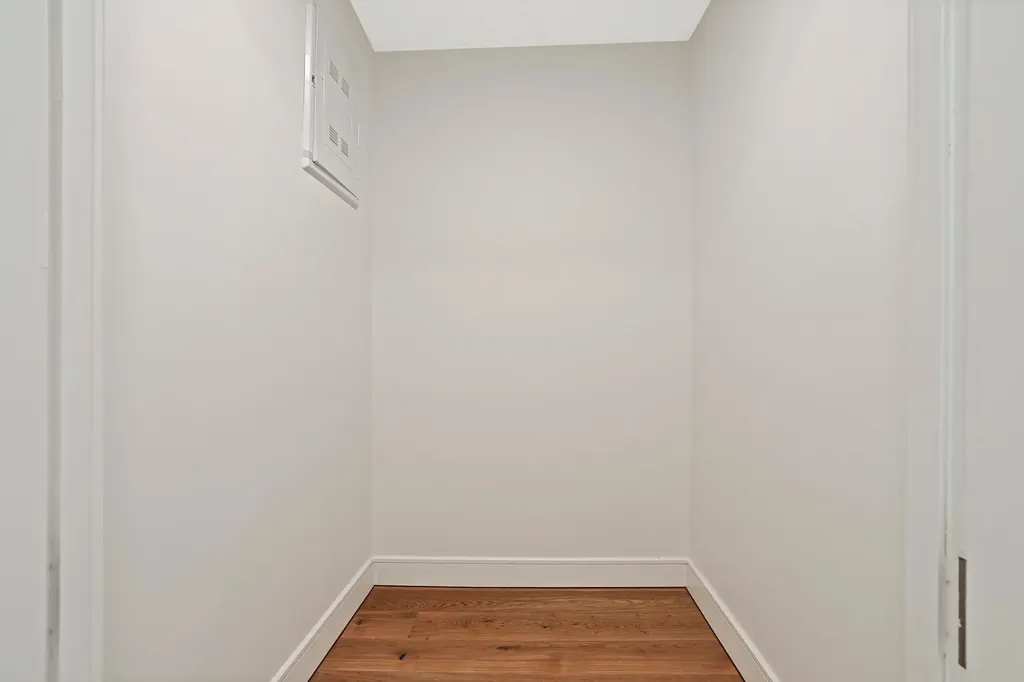 21-31 Shore Boulevard New York City NY 11105
