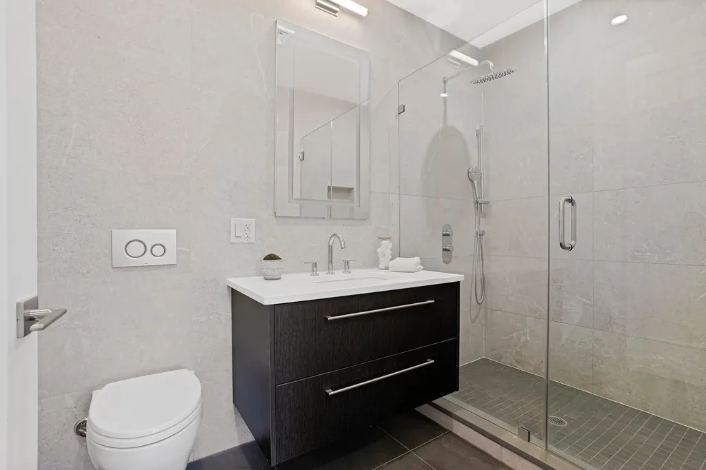 21-31 Shore Boulevard New York City NY 11105