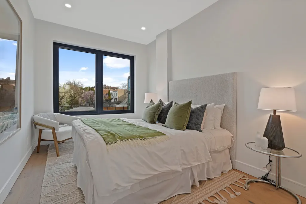 21-31 Shore Boulevard New York City NY 11105