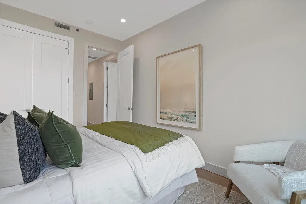 21-31 Shore Boulevard New York City NY 11105