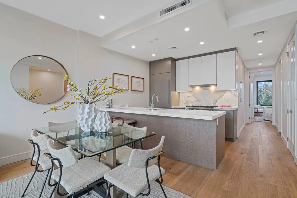 21-31 Shore Boulevard New York City NY 11105