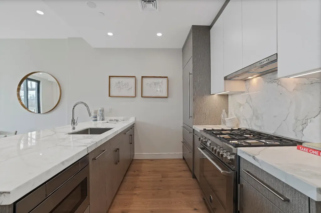 21-31 Shore Boulevard New York City NY 11105