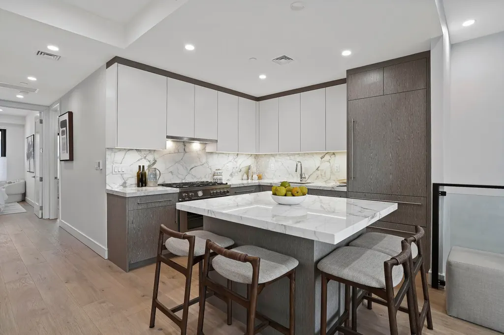 21-31 Shore Boulevard New York City NY 11105