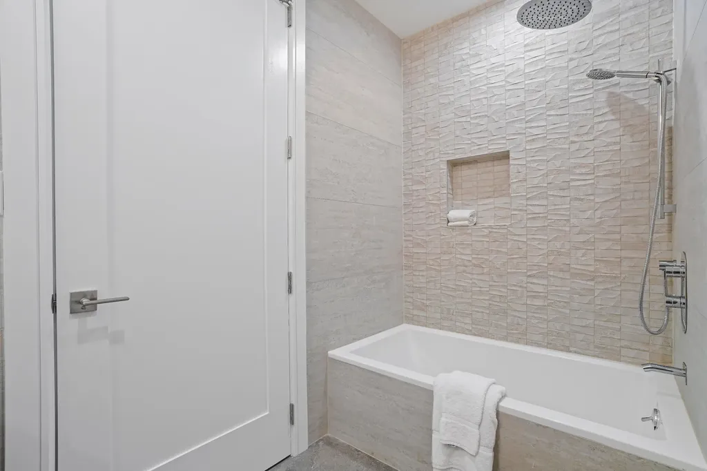 21-31 Shore Boulevard New York City NY 11105