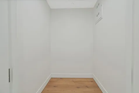 21-31 Shore Boulevard New York City NY 11105