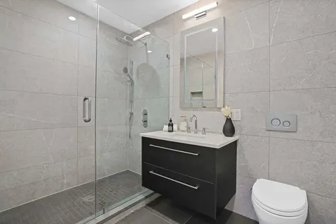 21-31 Shore Boulevard New York City NY 11105
