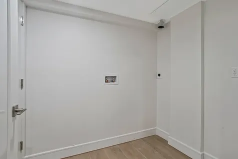 21-31 Shore Boulevard New York City NY 11105