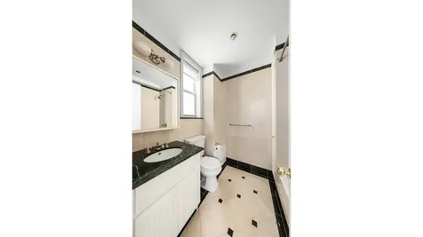 10 Gracie Square New York City NY 10028