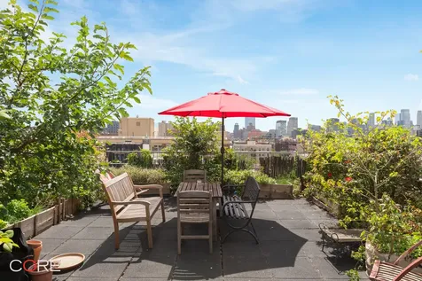 241 E 7th Street New York City NY 10009