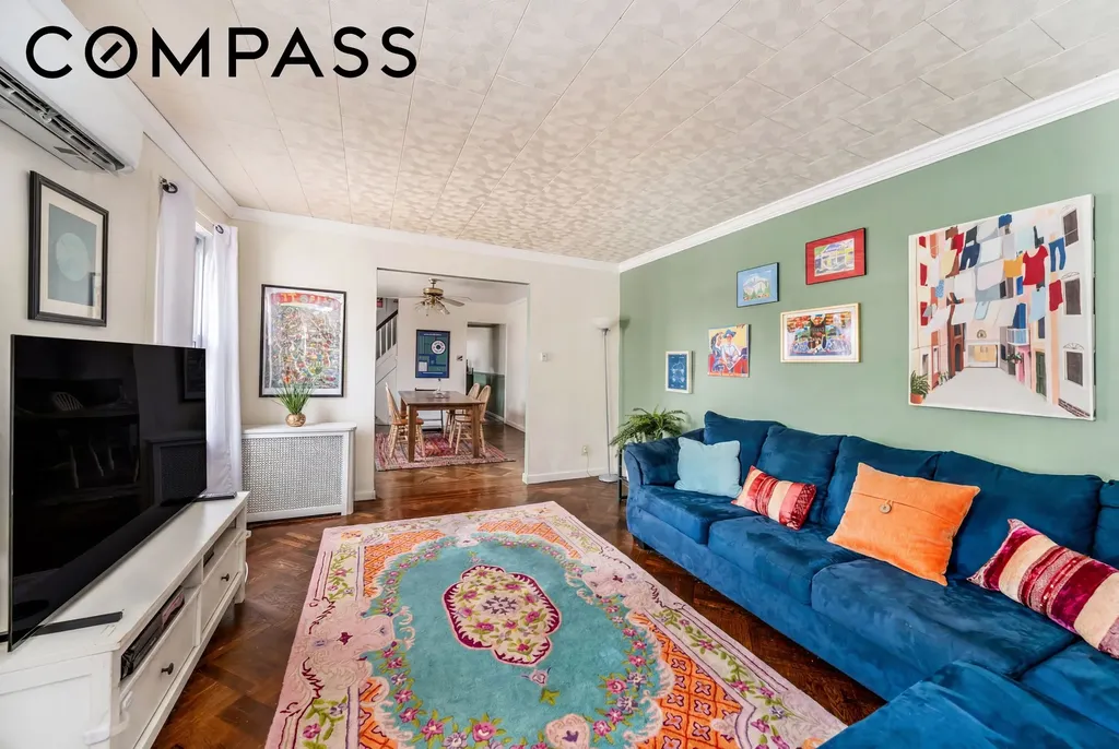 287 E 39th Street New York City NY 11203