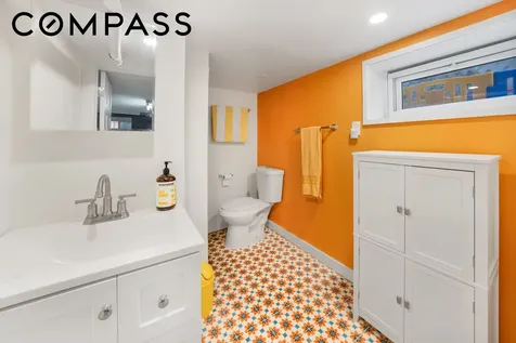 287 E 39th Street New York City NY 11203