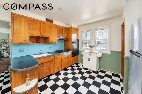 287 E 39th Street New York City NY 11203