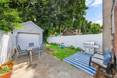 287 E 39th Street New York City NY 11203