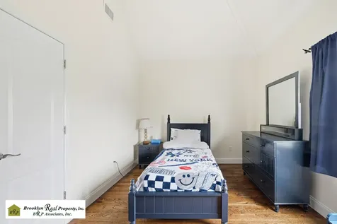 32 Wild Avenue New York City NY 10314