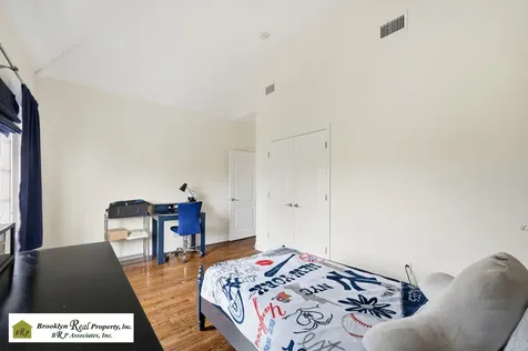 32 Wild Avenue New York City NY 10314