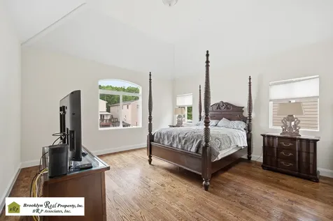 32 Wild Avenue New York City NY 10314