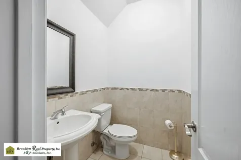 32 Wild Avenue New York City NY 10314