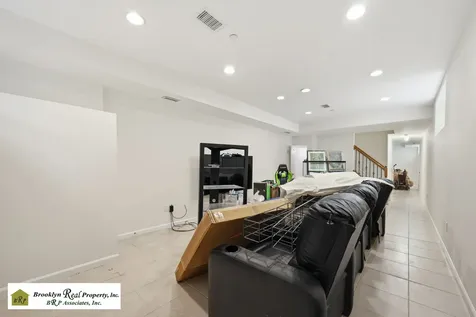 32 Wild Avenue New York City NY 10314
