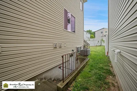 32 Wild Avenue New York City NY 10314