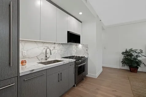 21-31 Shore Boulevard New York City NY 11105