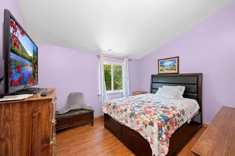 84 Long Pond Lane New York City NY 10304